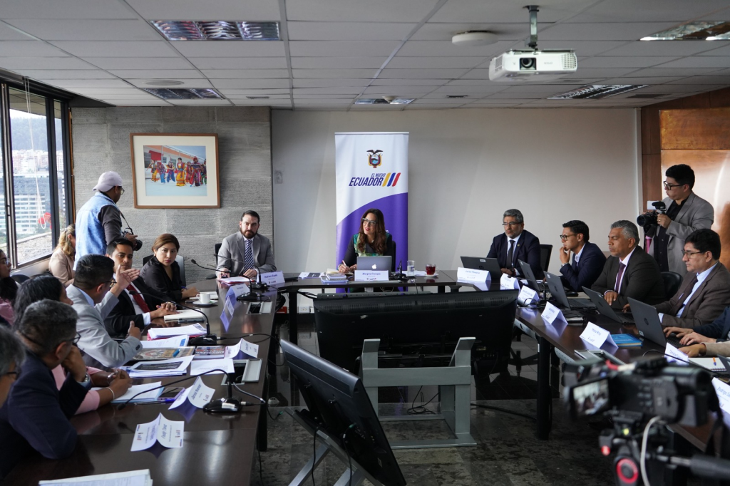 Reunión UNE - MinEduc el 23 de junio de 2025.